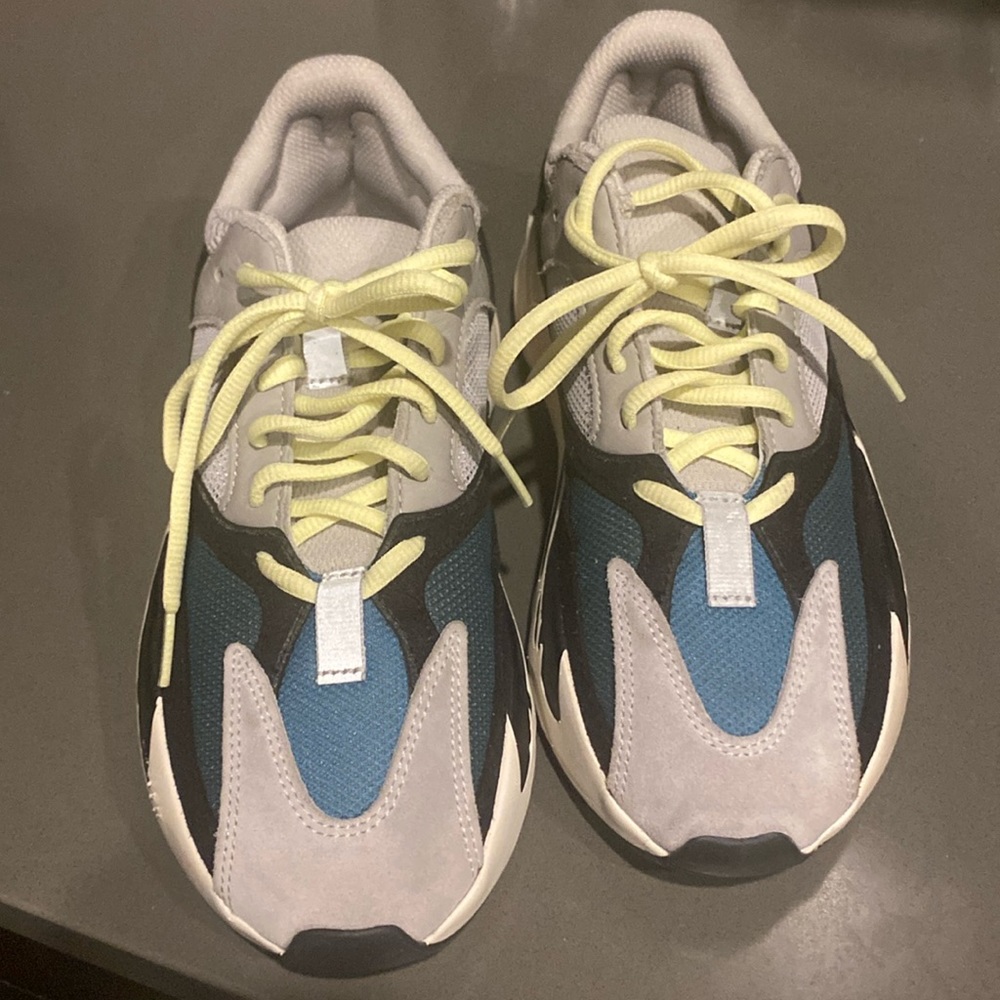 adidas Yeezy Boost 700 💯Authentic 
Wave Runner